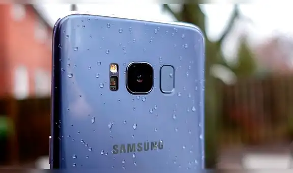 Samsung es demandada por ‘engañar’ a consumidores acerca de la resistencia al agua de sus teléfonos Galaxy
