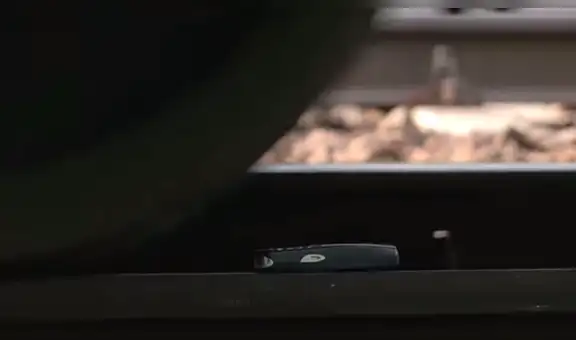 Ponen a prueba la resistencia de un Nokia al ser aplastado por un tren y obtienen curioso resultado [VIDEO]