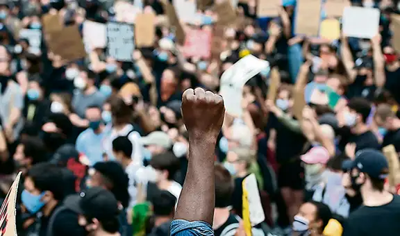 Steven Levitsky: “La de Estados Unidos es una sociedad que siempre ha sido racista”