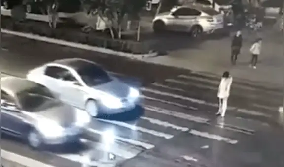 YouTube: mujer es atropellada dos veces y la reacción de los peatones causa indignación [VIDEO]