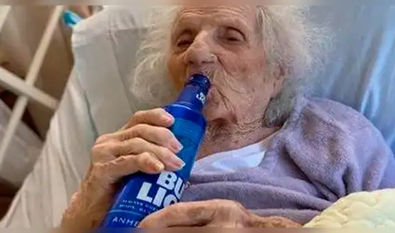 Anciana de 103 años vence al coronavirus y lo festeja tomando una cerveza helada [FOTO]