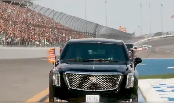 Vuelta al circuito en limusina y retirada en el Air Force One: el show de Trump en Daytona [VIDEO]