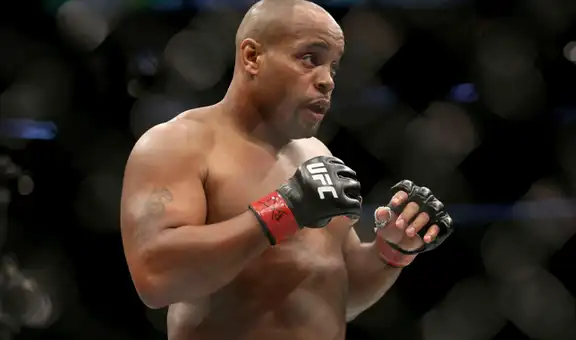 Daniel Cormier anuncia su retiro tras derrota en UFC 252