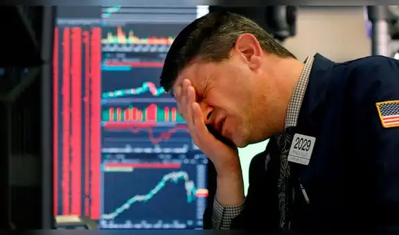 Wall Street en rojo tras caídas en ventas minoristas y tensiones entre Estados Unidos y China