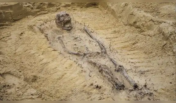 Polonia: descubren fosa común con un centenar de niños con monedas en la boca