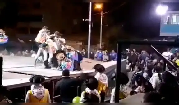 Peruanos bailan huaylarsh y ‘zapatean’ con tanta fuerza que destruyen piso de escenario [VIDEO]