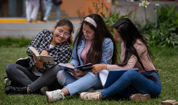 ¿Quieres estudiar inglés? Otorgarán más de 100 becas a jóvenes talentos para aprender el idioma
