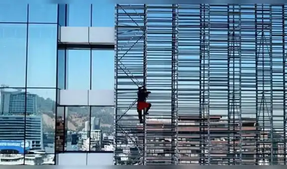 Facebook: joven escaló edificio de 20 pisos sin medidas seguridad y el final es inesperado