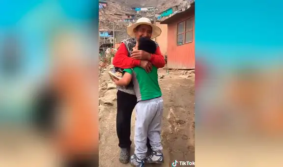 Niño peruano recrea emotiva escena de Dragon Ball junto con su abuelito