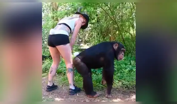 YouTube viral: joven mujer realiza atrevido baile, mono la imita y final conmueve [VIDEO]