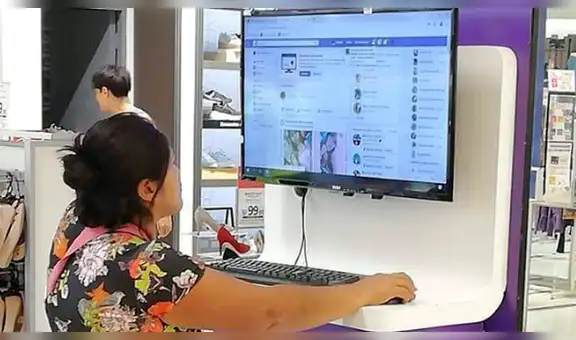 Facebook viral: joven capta a peruana revisando su FB en PC de conocida tienda de ropa [FOTOS]