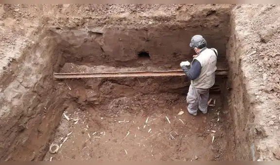 Municipalidad construye réplica de tumba moche en plena avenida  