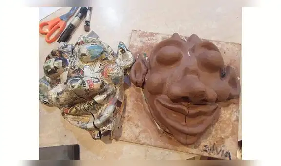 Talleres de elaboración de máscara en Saynata, de Yuyachkani