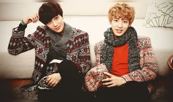 Kai y Chanyeol celebran el octavo aniversario de EXO y conmueven a fans