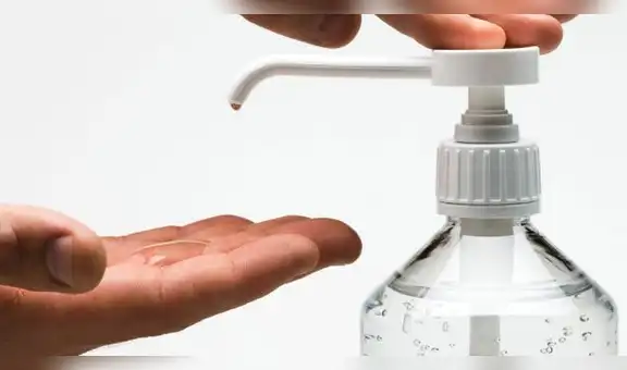 FDA advierte que desinfectantes de mano podrían tener metanol, un químico altamente venenoso