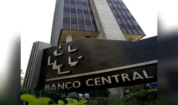 Economía de Brasil cae en 0,62 % en abril y sigue al borde de la recesión