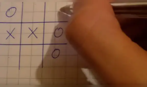 Usa este truco para que siempre le ganes a tus amigos en 'Tres en línea’ [VIDEO]