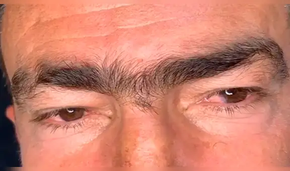 Hombre con las cejas ‘pobladas’ se somete a drástico cambio de ‘look’ y resultado cautiva a miles [VIDEO]