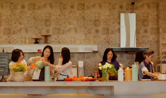 Siete amigas deciden compran millonaria vivienda en la que planean envejecer y morir juntas [VIDEO]