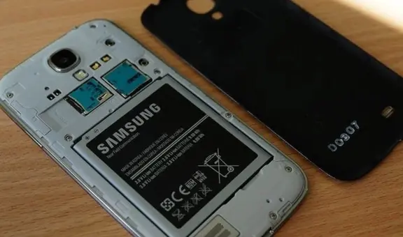 ¿Por qué ya no se hacen teléfonos modernos con batería extraíble?