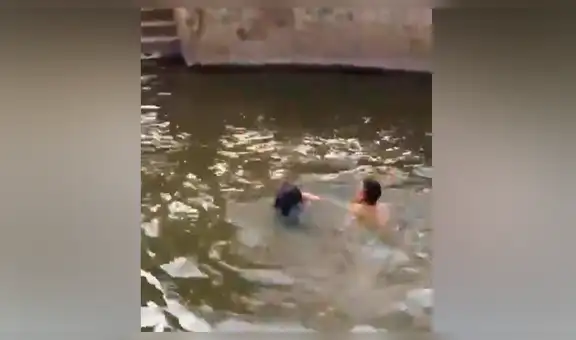 Chico finge ahogarse en un estanque y su perro reacciona de manera heroica [VIDEO]