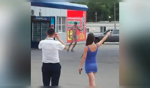 Gasolinera obsequia combustible a hombres vestidos en bikini y ellos se suman al reto [FOTOS]