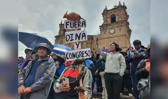 Ciudadanos de Puno piden cierre del Congreso y asamblea constituyente 