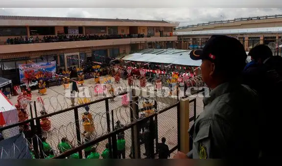 Internos del penal de Puno bailan en honor a la Virgen de la Candelaria  [VIDEO]