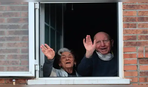 España: pareja de 88 años logra vencer el coronavirus y salen juntos del hospital 