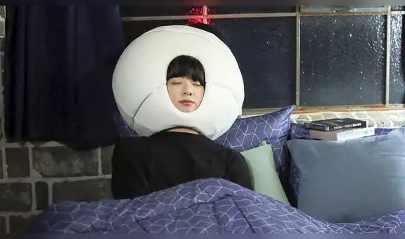 Jungkook de BTS sorprende a netizens con su peculiar postura al dormir