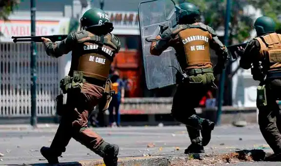 Dos adolescentes heridos de bala tras brutal represión policial en Chile  