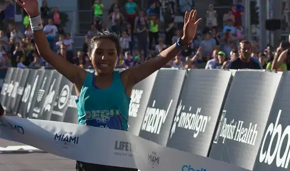 Aydee Loayza ganó la Maratón de Miami en su debut como maratonista [VIDEO]