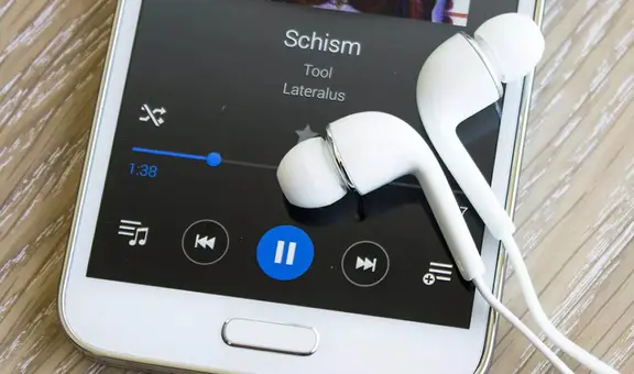 ¿Por qué los teléfonos modernos ya no traen auriculares de regalo dentro de sus cajas?