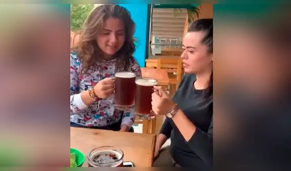 Desafían a mujer a beber gran chopp de cerveza y ella acaba en tiempo récord [VIDEO]