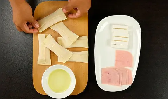 Prepara tequeños de jamón y queso