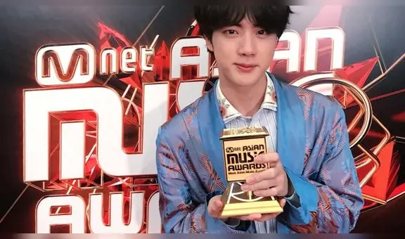 Jin de BTS sufre incidente vergonzoso durante trasmisión en vivo