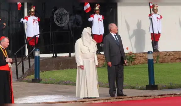 Facebook viral: Aterrador detalle en foto del papa Francisco causa furor