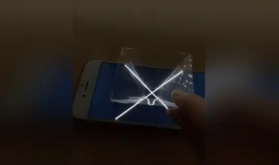 Joven enseña cómo hacer un holograma casero con pequeñas piezas de plástico y un celular [VIDEO]
