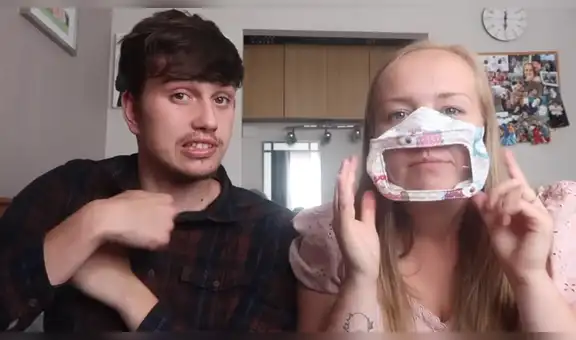 Crean mascarillas transparentes caseras para que las personas con sordera puedan comunicarse [VIDEO]
