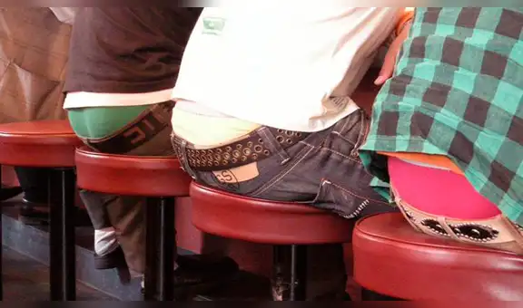 Evalúan multar a jóvenes que usen los pantalones a la mitad de su glúteos