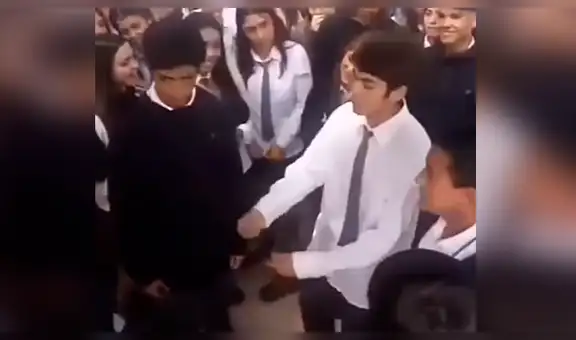 Facebook viral: sus alumnos lo insultaron durante batallla de rap, sin saber que él oía todo [VIDEO]