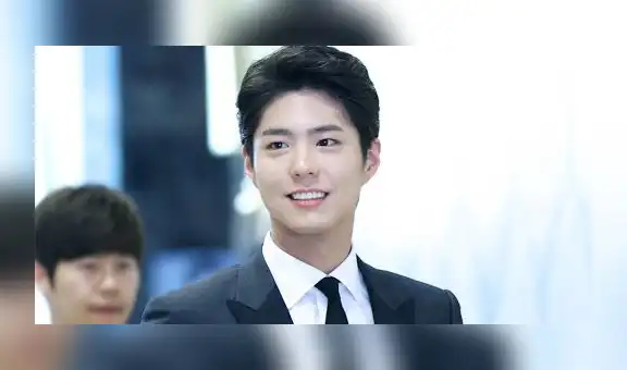 Park Bo Gum se alista para el inicio de su servicio militar obligatorio