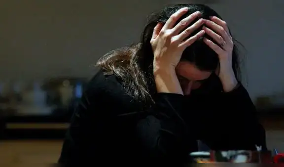 Estudio revela que preocuparse por el alquiler y el trabajo enfermará a los jóvenes en la vejez