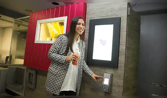 Emprendedora peruana crea Rita, la primera juguería inteligente en Perú 