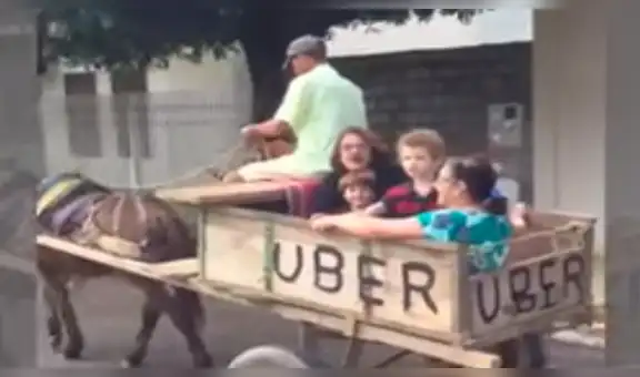 Facebook: Sujeto utiliza marca conocida en carreta y es viral en redes sociales [VIDEO]