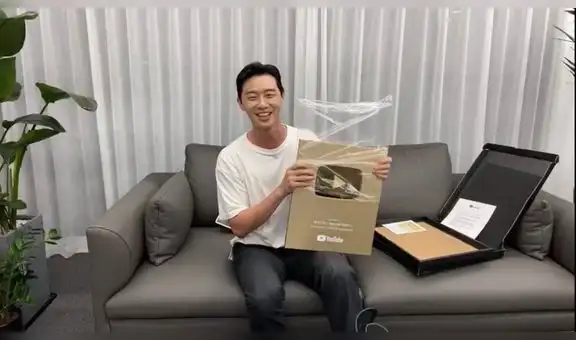 Park Seo Joon de Itaewon Class celebra premio como ‘youtuber’