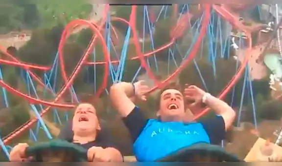 Joven se sube a montaña rusa y atrapa en el aire un celular que caía a más de 130 km/h [VIDEO]