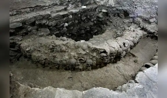 Hallazgo de torre de cráneos cambiaría teoría sobre sacrificios que hacían los aztecas 