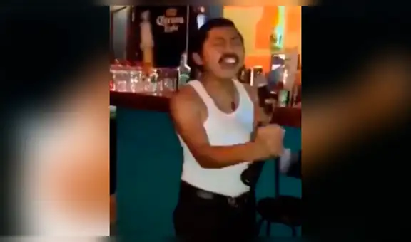 Peruano se disfraza de Freddie Mercury para ir a karaoke y hace gritar ‘EO’ a todos los presentes [VIDEO]
