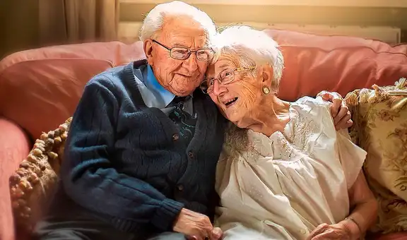 Cumplieron 70 años de casados y decidieron recrear su primera foto de bodas